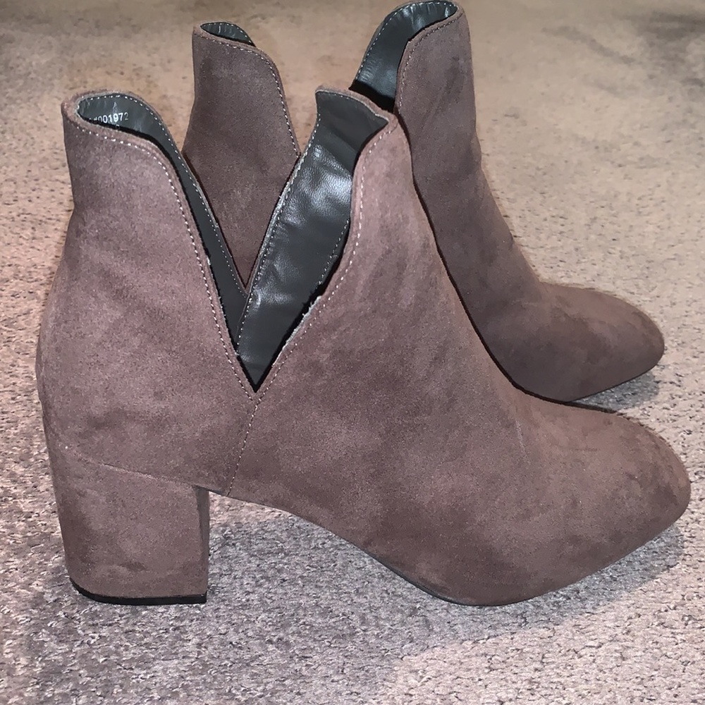 Journee collection booties